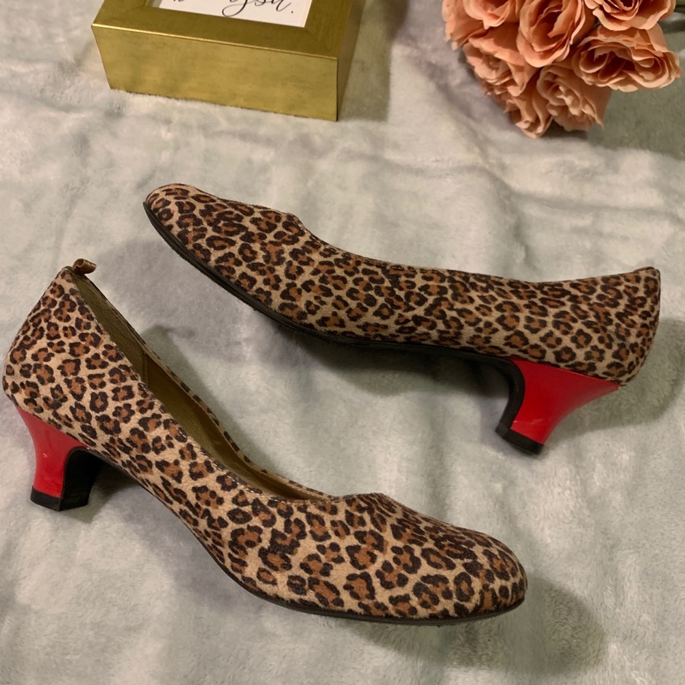 Leopard Print Kitten Heel!